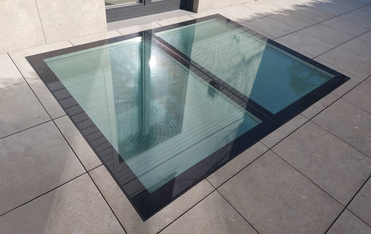 Begehbarer Glasboden vor der Terrassentür