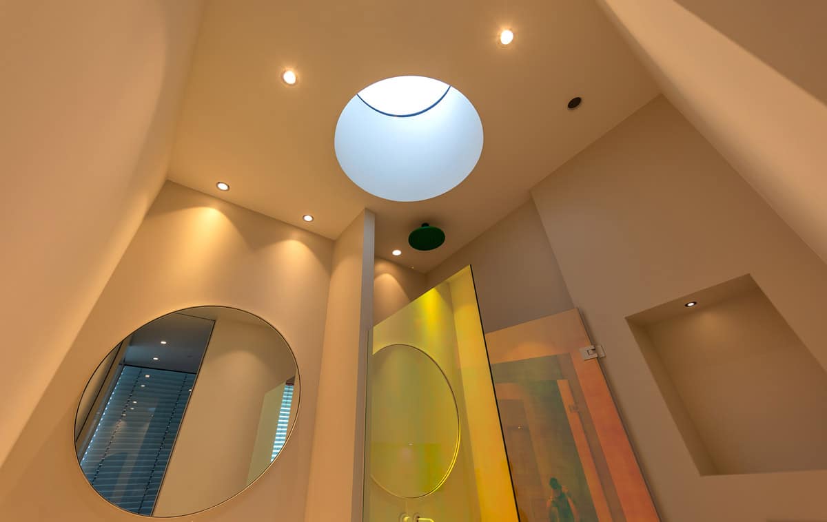 Rundes Oberlicht im Badezimmer