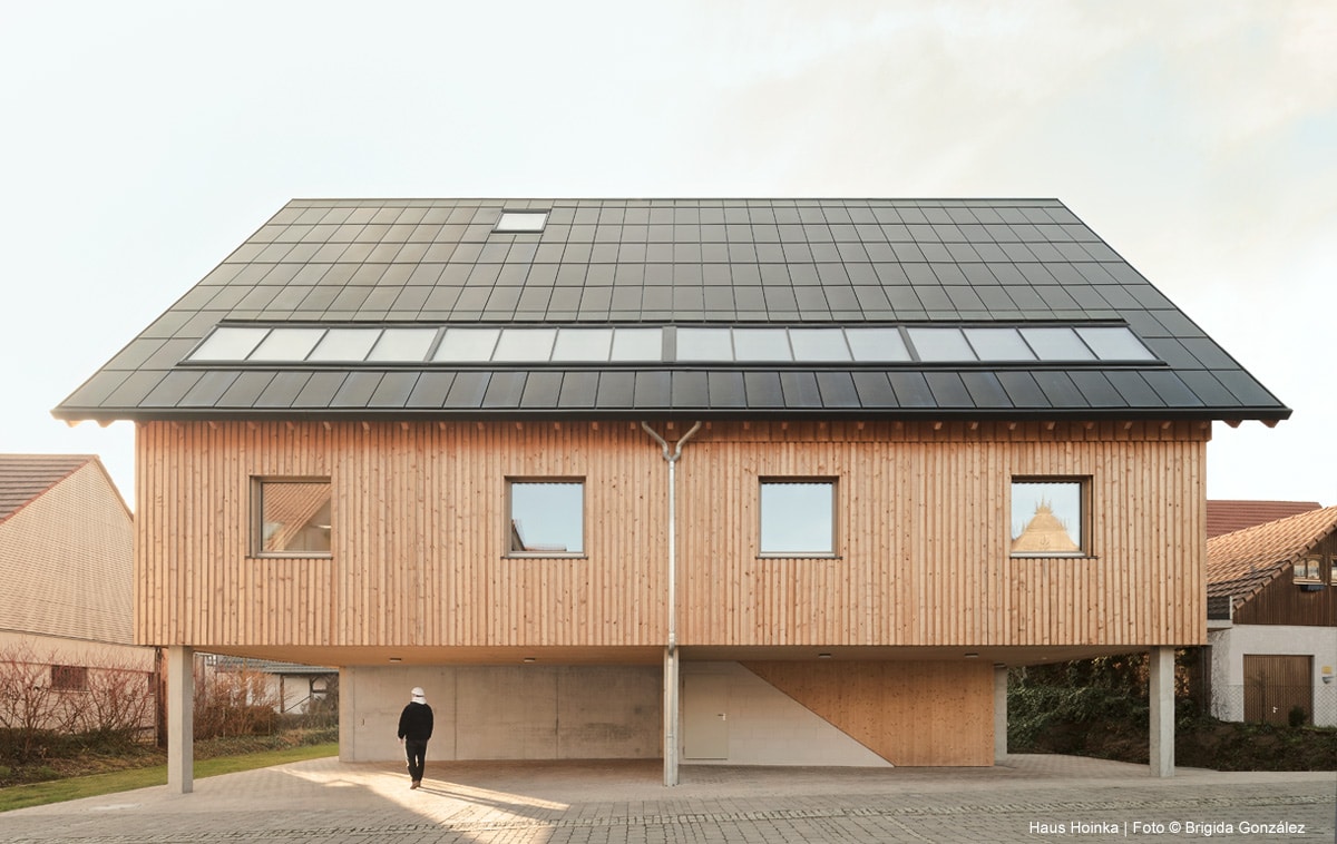 erneuerbare Energien,Photovoltaik,Solardach,Lichtband Fenster im Solardach,Nachhaltigkeit,Innovation