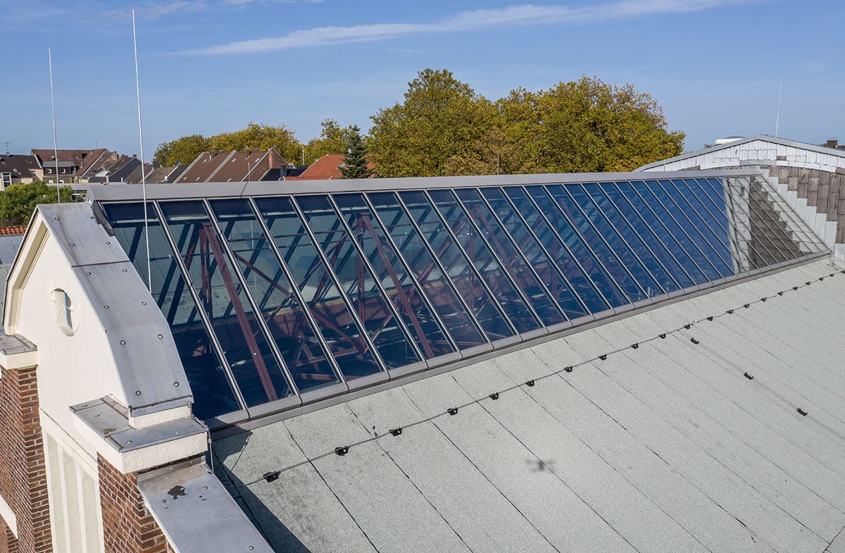 Lichtband in der Firstverglasung der Flottmann Hallen in Herne